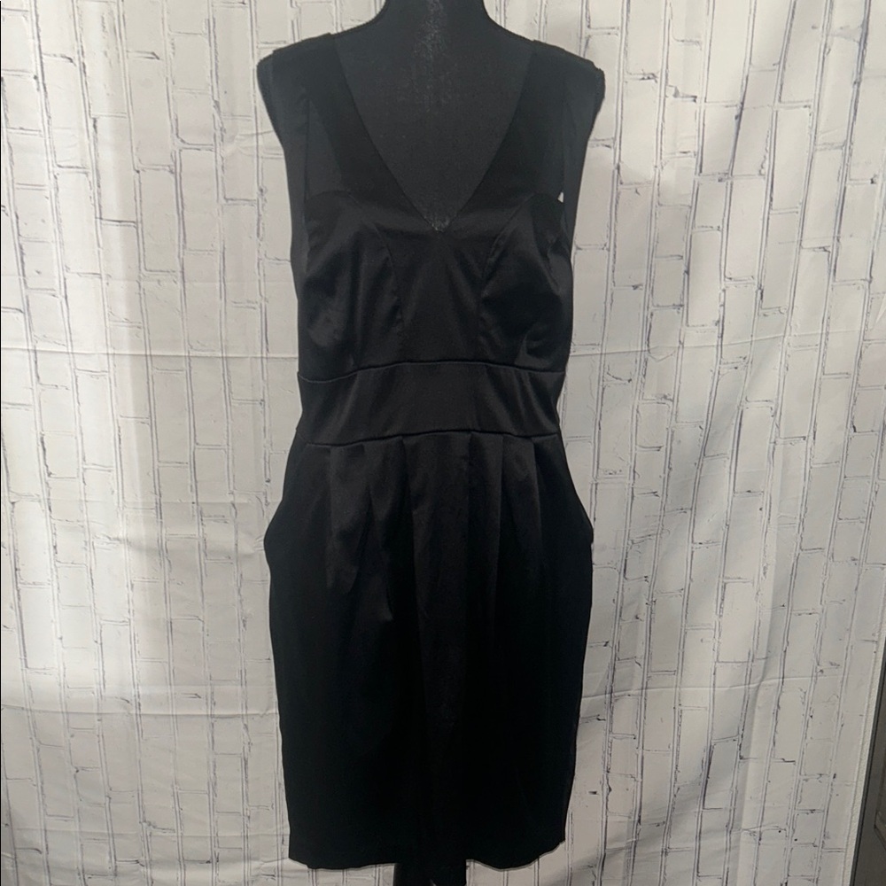 EUC Torrid Elegant Black Sleeveless Dress. Criss cross back. Size 14.